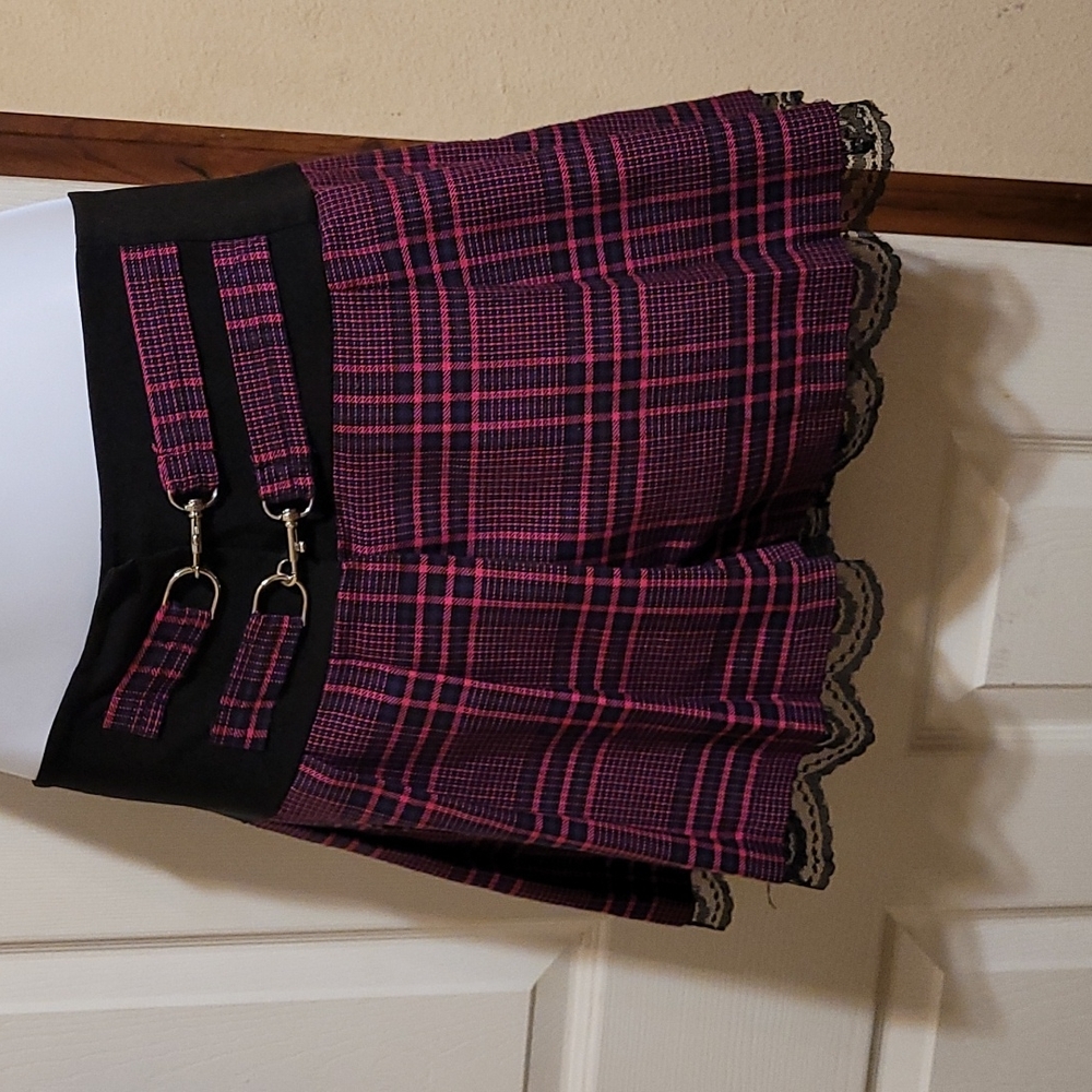 Morbid size medium skirt